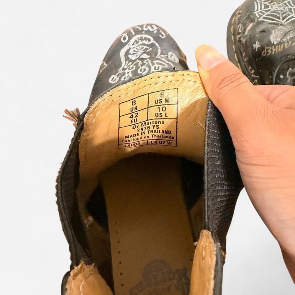 RARE Dr. Martens 2976 YS hand-painted custom graffiti chelsea boots, US L 10 - Picture 7 of 7